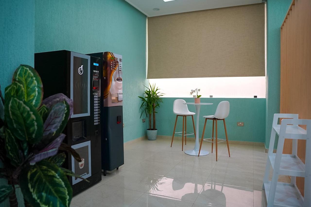 BHomed Furnished Apartments Kuwait City Exteriör bild